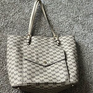 Michael Kors tan shoulder bag